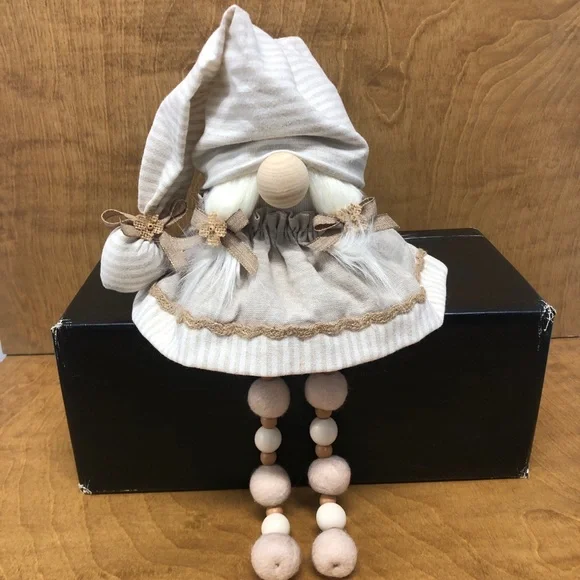 Nostalgic Gnome Cottage Style Beaded Legs Wool Pom Pom Jute Lace Burlap Rose Bow - Picture 6 of 7